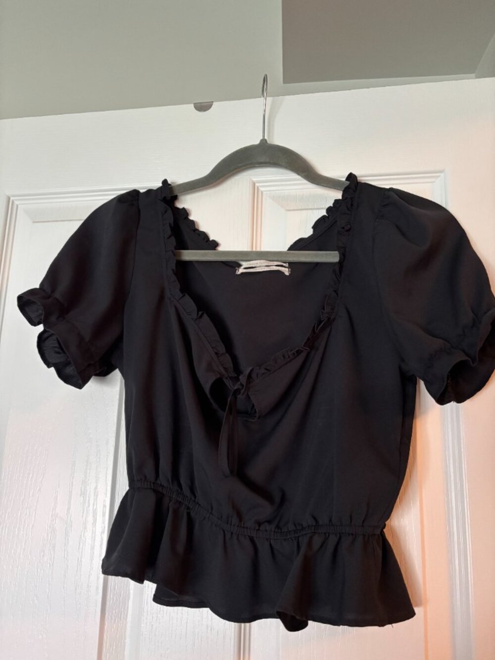 Urban Outfitters Riley Ruffle Tie-Front Blouse - Picture 2 of 3